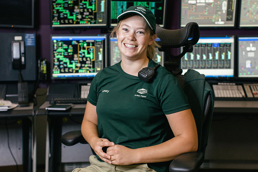 Irving dispatch employee smiling