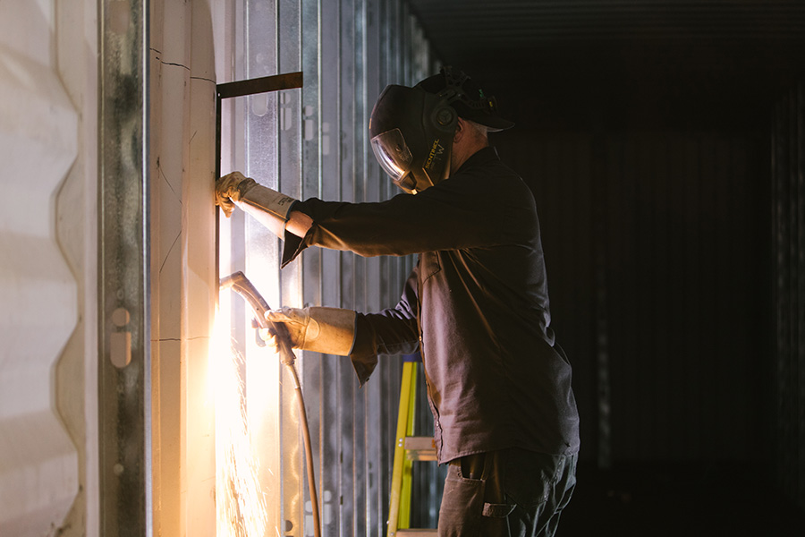 welder working